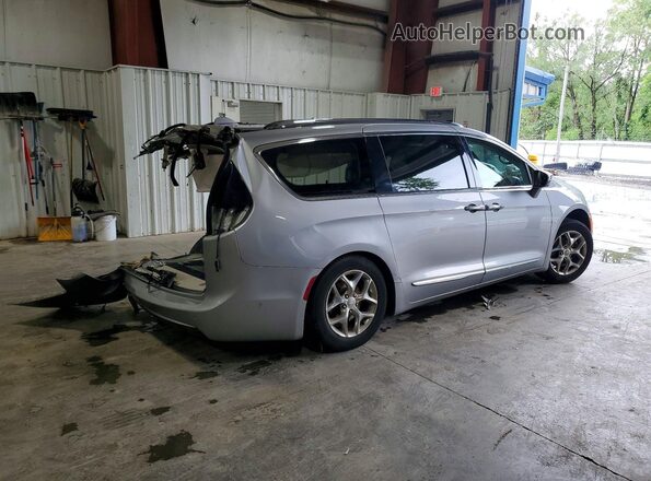 2C4RC1GG8JR226267 2018 CHRYSLER PACIFICA Silver Задня права чверть