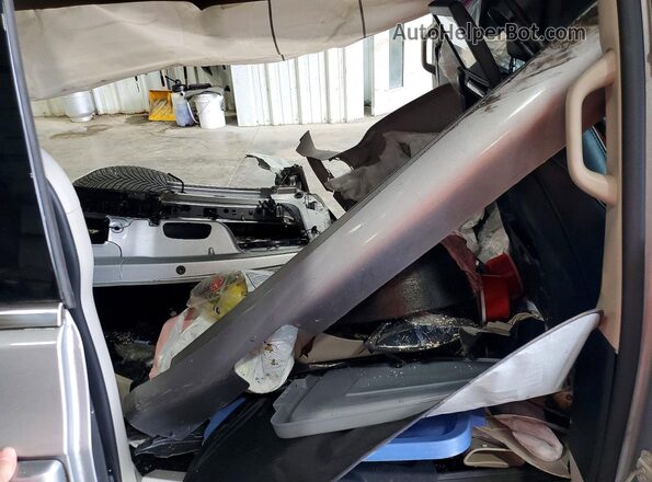 2C4RC1GG8JR226267 2018 CHRYSLER PACIFICA Silver Вид задньої частини салону