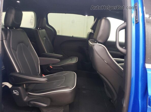 2C4RC1GG8TR276704 2026 CHRYSLER PACIFICA Blue Vista interior trasera