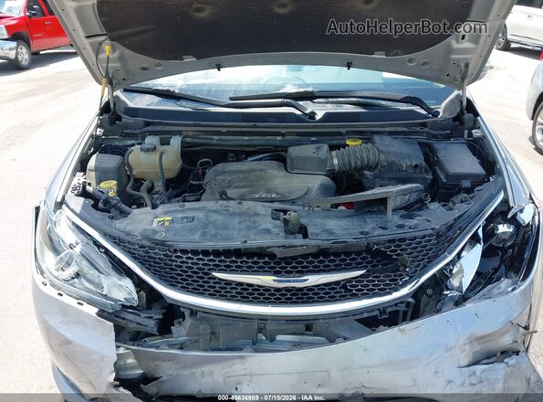 2C4RC1GG9HR747928 2017 CHRYSLER PACIFICA Silver Widok z tyłu