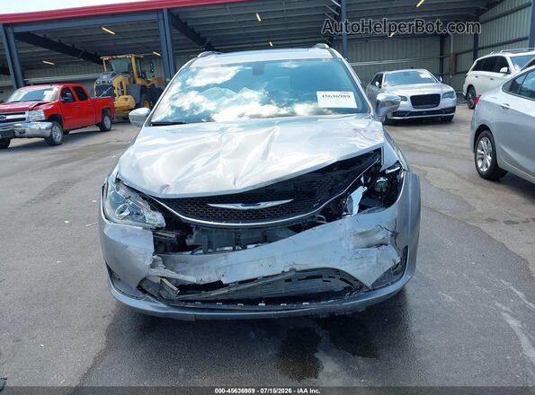 2C4RC1GG9HR747928 2017 CHRYSLER PACIFICA Silver Widok wnętrza z tyłu