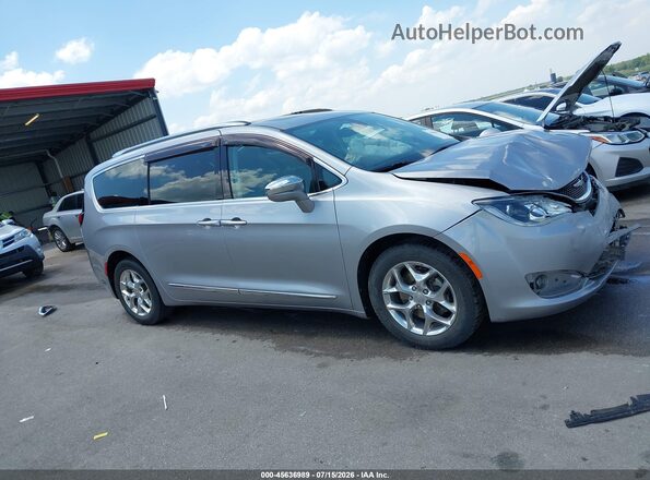2C4RC1GG9HR747928 2017 CHRYSLER PACIFICA Silver Widok wnętrza 360 stopni