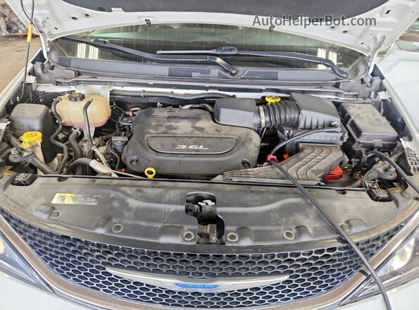 2C4RC1GG9JR251775 2018 CHRYSLER PACIFICA Белый Вид подкапотного пространства
