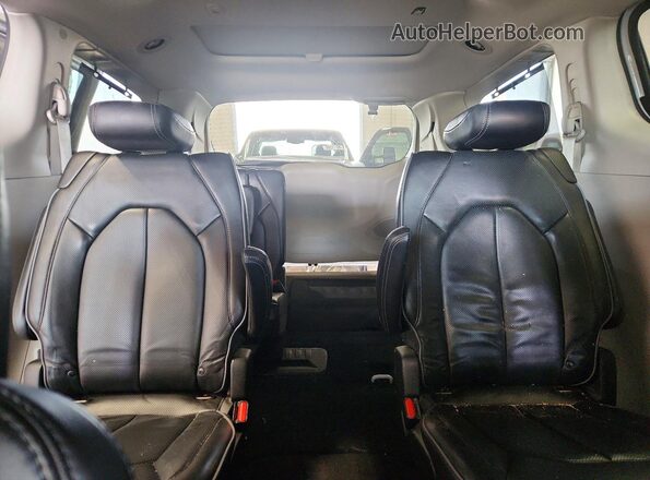 2C4RC1GG9JR251775 2018 CHRYSLER PACIFICA Белый Вид задних сидений