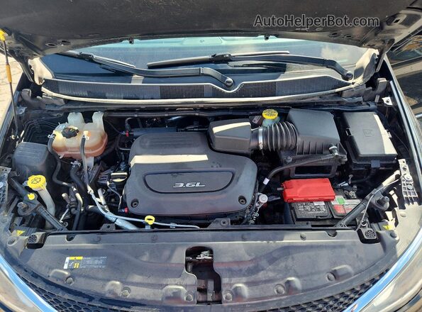 2C4RC1GG9JR320576 2018 CHRYSLER PACIFICA Charcoal Engine compartment view