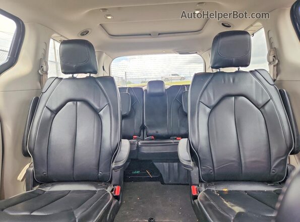 2C4RC1GG9KR574225 2019 CHRYSLER PACIFICA Black უკანა სავარძლების ხედი