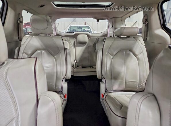 2C4RC1GG9LR114578 2020 CHRYSLER PACIFICA White უკანა სავარძლების ხედი
