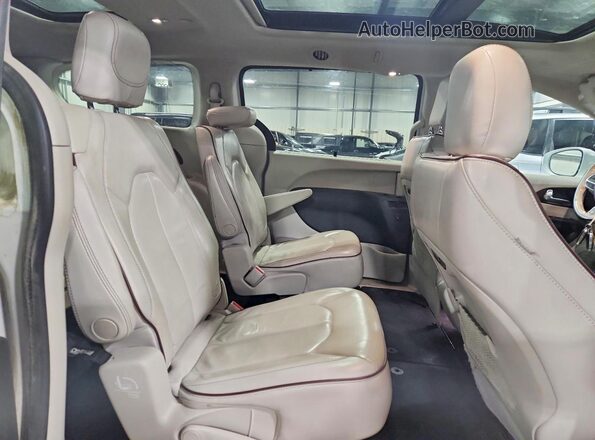 2C4RC1GG9LR114578 2020 CHRYSLER PACIFICA White უკანა სალონის ხედი