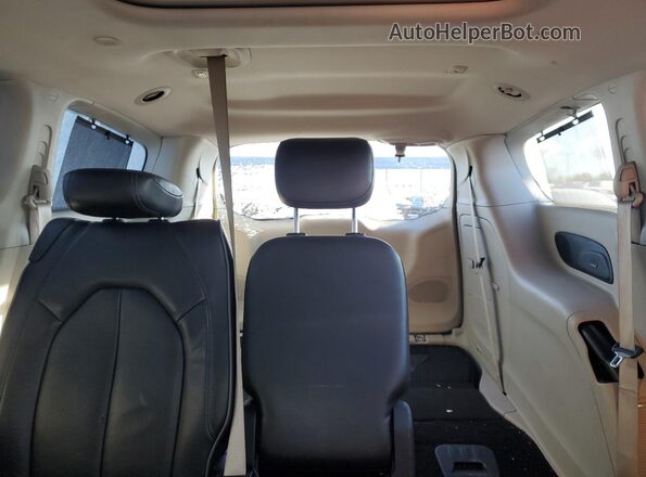 2C4RC1GG9LR275190 2020 CHRYSLER PACIFICA White Вид задніх сидінь