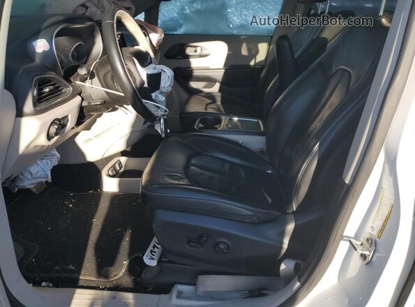 2C4RC1GG9LR275190 2020 CHRYSLER PACIFICA White Вид салону спереду