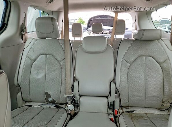 2C4RC1GGXHR614692 2017 CHRYSLER PACIFICA Beige Rear seats view