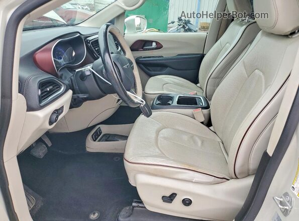 2C4RC1GGXHR614692 2017 CHRYSLER PACIFICA Beige Front interior view