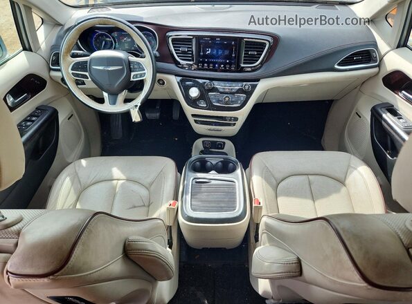 2C4RC1GGXJR112609 2018 CHRYSLER PACIFICA Серебряный Вид панели приборов