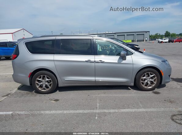 2C4RC1GGXJR226352 2018 CHRYSLER PACIFICA Gray Սալոնի հետևի տեսք