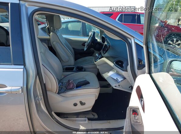 2C4RC1GGXLR144138 2020 CHRYSLER PACIFICA Silver Vista interior delantera