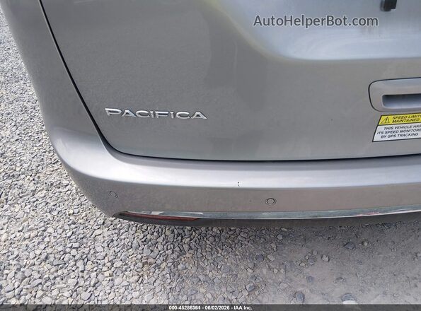 2C4RC1H70JR331304 2018 CHRYSLER PACIFICA Silver Սալոնի հետևի տեսք