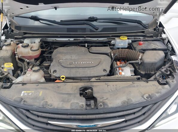 2C4RC1H71JR356292 2018 CHRYSLER PACIFICA White Rear view