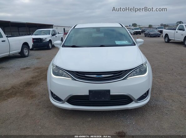 2C4RC1H71JR356292 2018 CHRYSLER PACIFICA White Rear interior view
