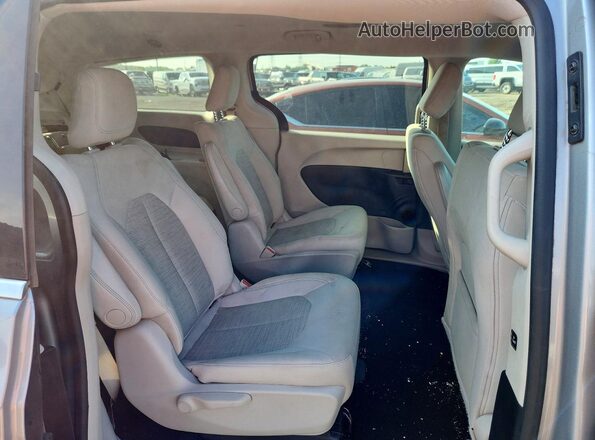 2C4RC1H72HR500703 2017 CHRYSLER PACIFICA Серебряный Вид задней части салона