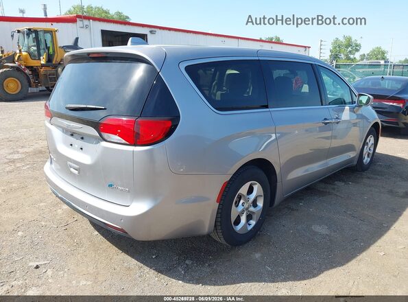 2C4RC1H77JR332952 2018 CHRYSLER PACIFICA Silver Задня права чверть