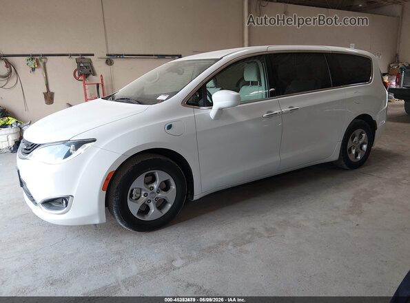 2C4RC1H78HR797444 2017 CHRYSLER PACIFICA White Передня ліва чверть
