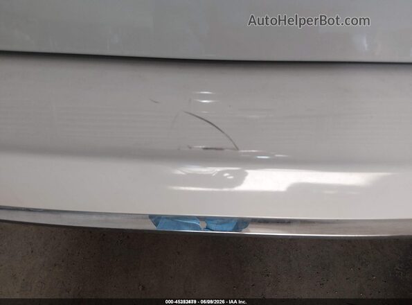 2C4RC1H78HR797444 2017 CHRYSLER PACIFICA White Вид задньої частини салону