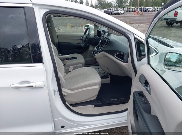 2C4RC1H78HR838218 2017 CHRYSLER PACIFICA White Widok wnętrza z przodu
