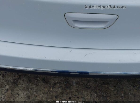2C4RC1H78HR838218 2017 CHRYSLER PACIFICA White Widok z przodu
