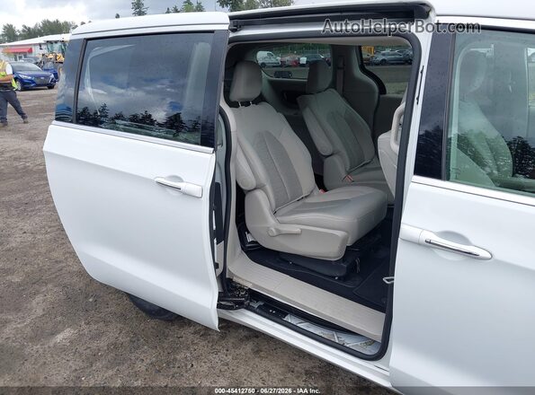2C4RC1H78HR838218 2017 CHRYSLER PACIFICA White Widok naklejki z numerem VIN