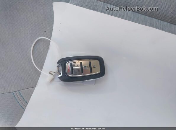 2C4RC1H79JR306918 2018 CHRYSLER PACIFICA Белый Вид панели приборов