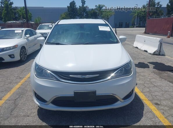 2C4RC1H79JR306918 2018 CHRYSLER PACIFICA Белый Вид задней части салона