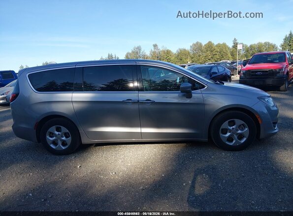 2C4RC1H79JR311665 2018 CHRYSLER PACIFICA Silver Rear interior view
