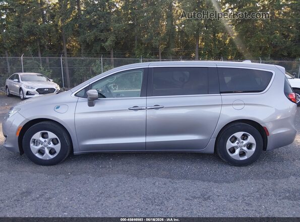 2C4RC1H79JR311665 2018 CHRYSLER PACIFICA Silver 360 interior view