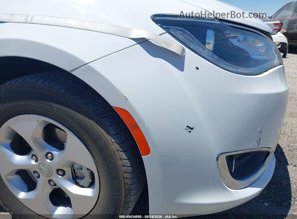 2C4RC1H7XHR797428 2017 CHRYSLER PACIFICA White Front view