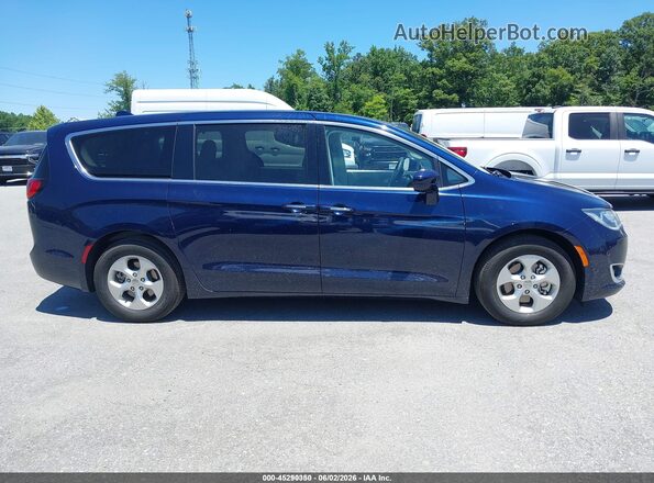 2C4RC1H7XJR276246 2018 CHRYSLER PACIFICA Blue Vista interior trasera