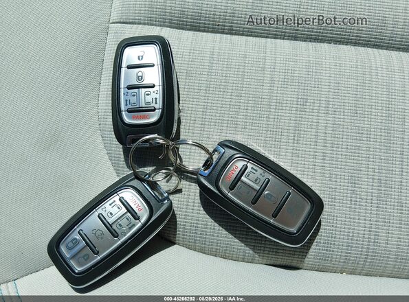 2C4RC1H7XJR355223 2018 CHRYSLER PACIFICA White Вид панелі приладів