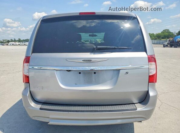 2C4RC1HG6GR113375 2016 CHRYSLER TOWN Silver Widok z tyłu
