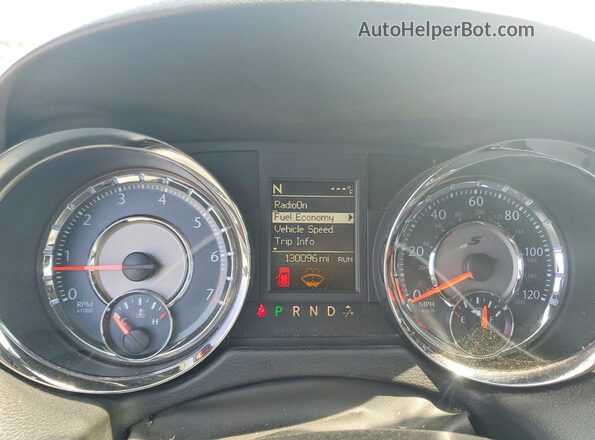 2C4RC1HG6GR113375 2016 CHRYSLER TOWN Silver Widok zestawu wskaźników