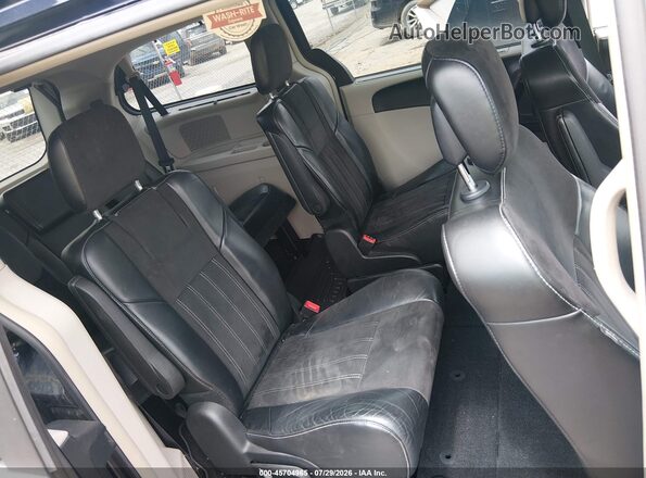 2C4RC1JG5GR159693 2016 CHRYSLER TOWN & COUNTRY Blue VIN კოდის სტიკერის ხედი