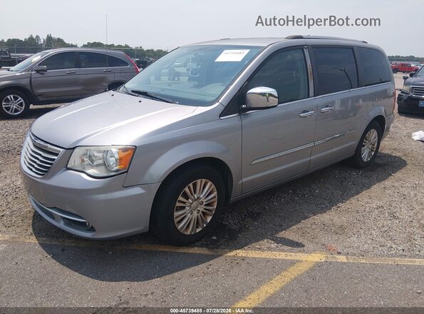 2C4RC1JG9GR239157 2016 CHRYSLER TOWN & COUNTRY Silver Vista tres cuartos delantera izquierda
