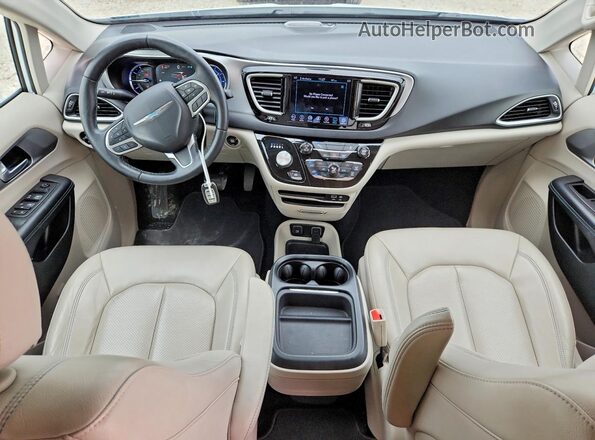 2C4RC1L70JR183646 2018 CHRYSLER PACIFICA White Widok deski rozdzielczej