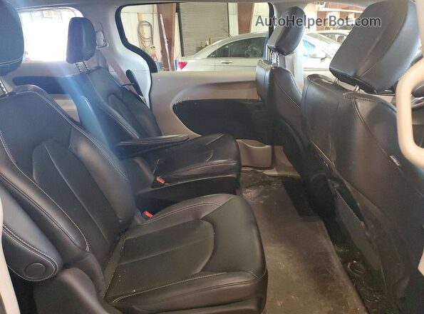 2C4RC1L70NR220846 2022 CHRYSLER PACIFICA Черный Вид задних сидений