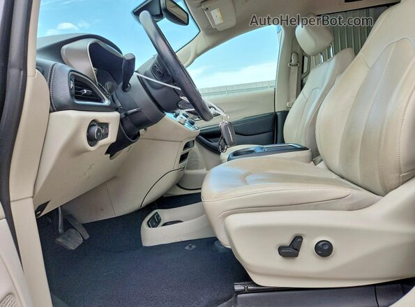 2C4RC1L71MR576964 2021 CHRYSLER PACIFICA Gray Widok wnętrza z przodu