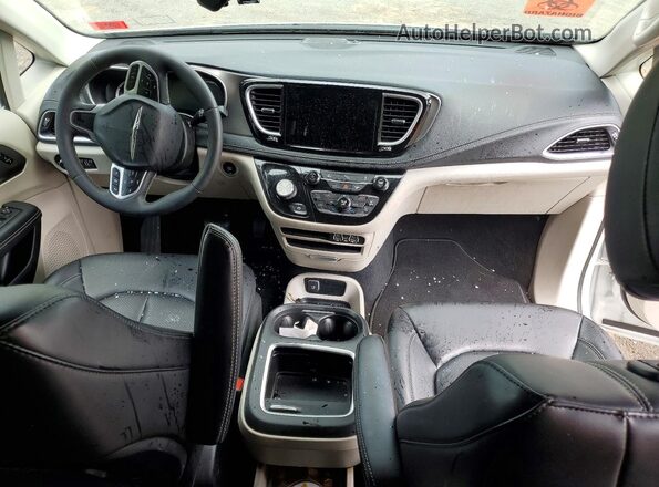 2C4RC1L71PR618375 2023 CHRYSLER PACIFICA Белый Вид панели приборов