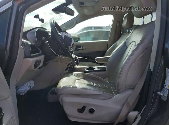 2C4RC1L73MR585987 2021 CHRYSLER PACIFICA Gray Вид салону спереду