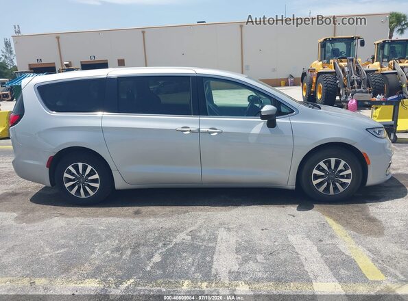 2C4RC1L73PR626123 2023 CHRYSLER PACIFICA Серебряный Вид задней части салона