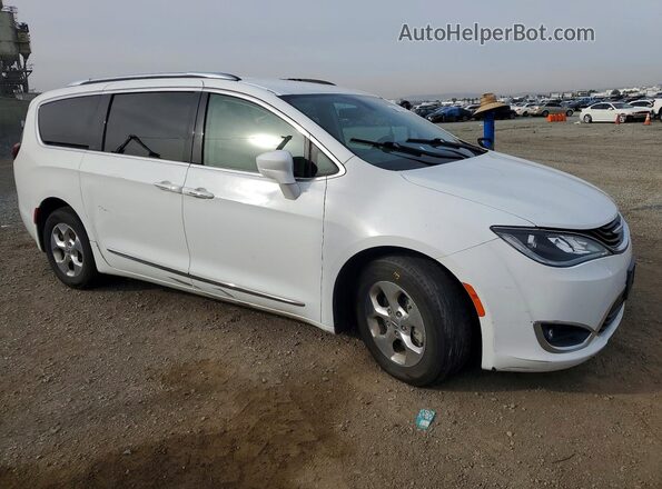 2C4RC1L76JR213782 2018 CHRYSLER PACIFICA White Front right