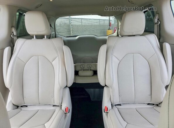 2C4RC1L76JR213782 2018 CHRYSLER PACIFICA White Rear seats view