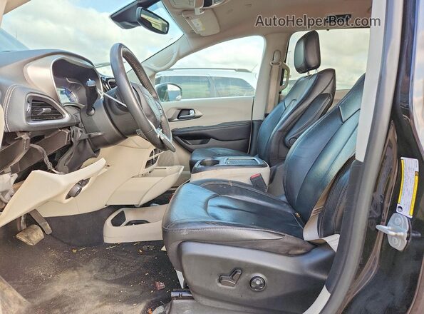 2C4RC1L77NR147930 2022 CHRYSLER PACIFICA Черный Вид салона спереди