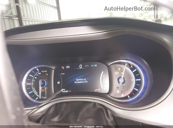 2C4RC1L7XJR169298 2018 CHRYSLER PACIFICA Серебряный Вид задних сидений